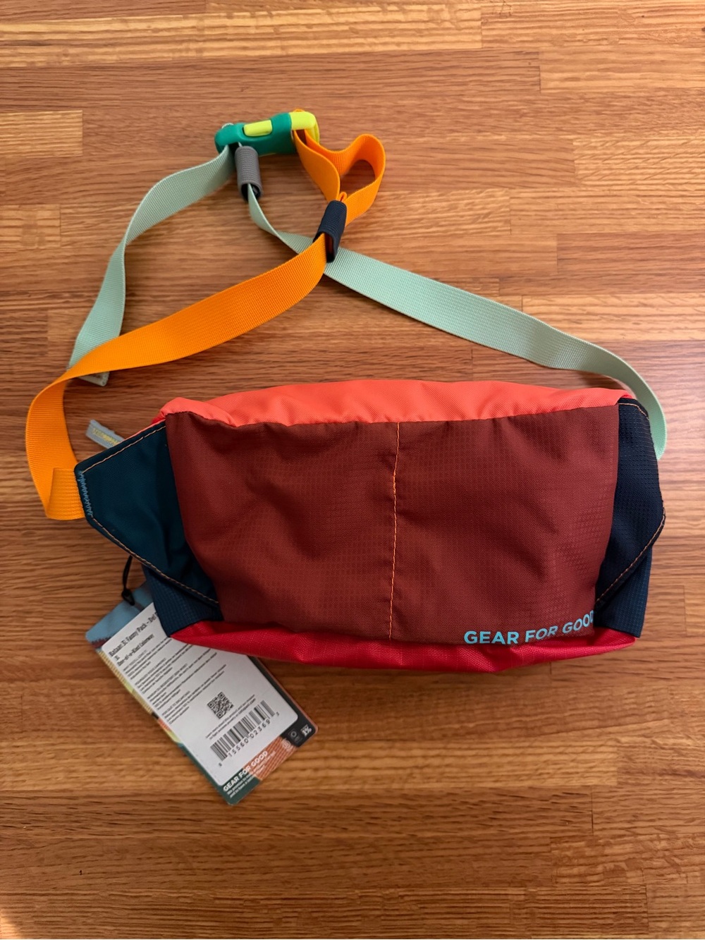 cotopaxi Navy & Red Bataan Del Día Hip Fanny Pack with Mint Strap 3L - Picture 6 of 9
